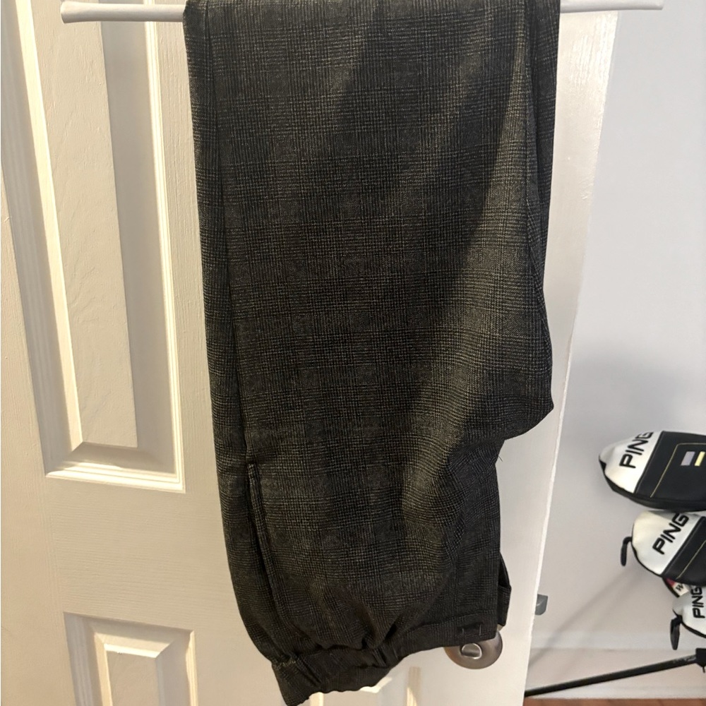 Club Monaco Italian wool houndstooth joggers, Size S. Lightly worn